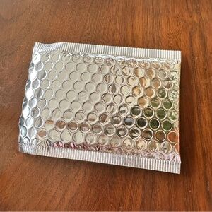 Bubble mailers, silver 4x4.5 inches. Self sealing.